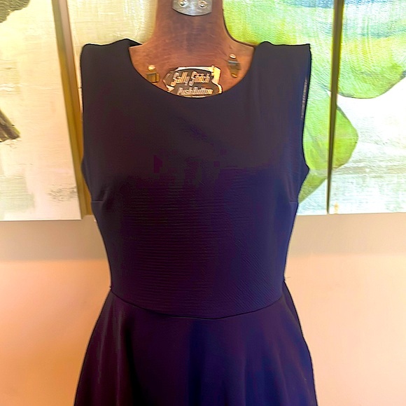 Chocolate USA Navy blue & white fit n flare dress with handkerchief hem sz M/L - Picture 3 of 9